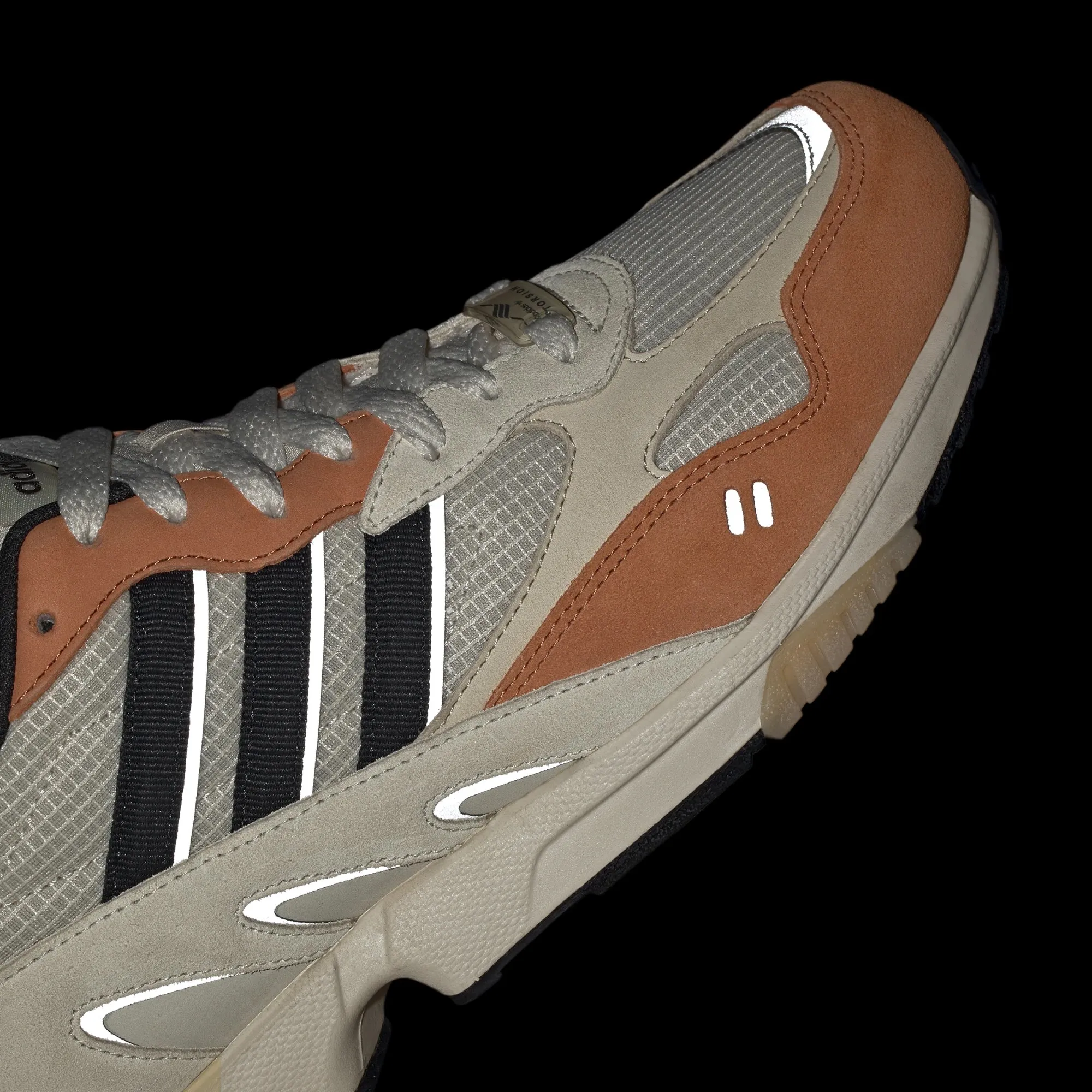 Adidas Originals | TORSION SUPER  { CHALK WHITE/CARBON/HAZY COPPER