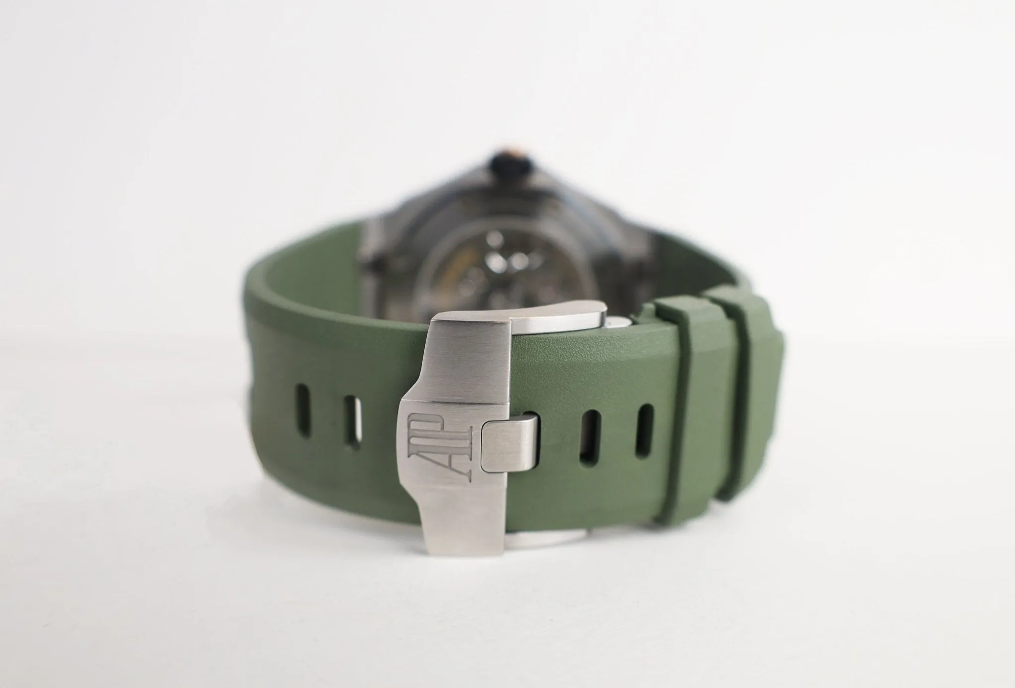 Audemars Piguet Royal Oak Offshore Diver Watch-Green Dial 42mm-15720ST.OO.A052CA.01