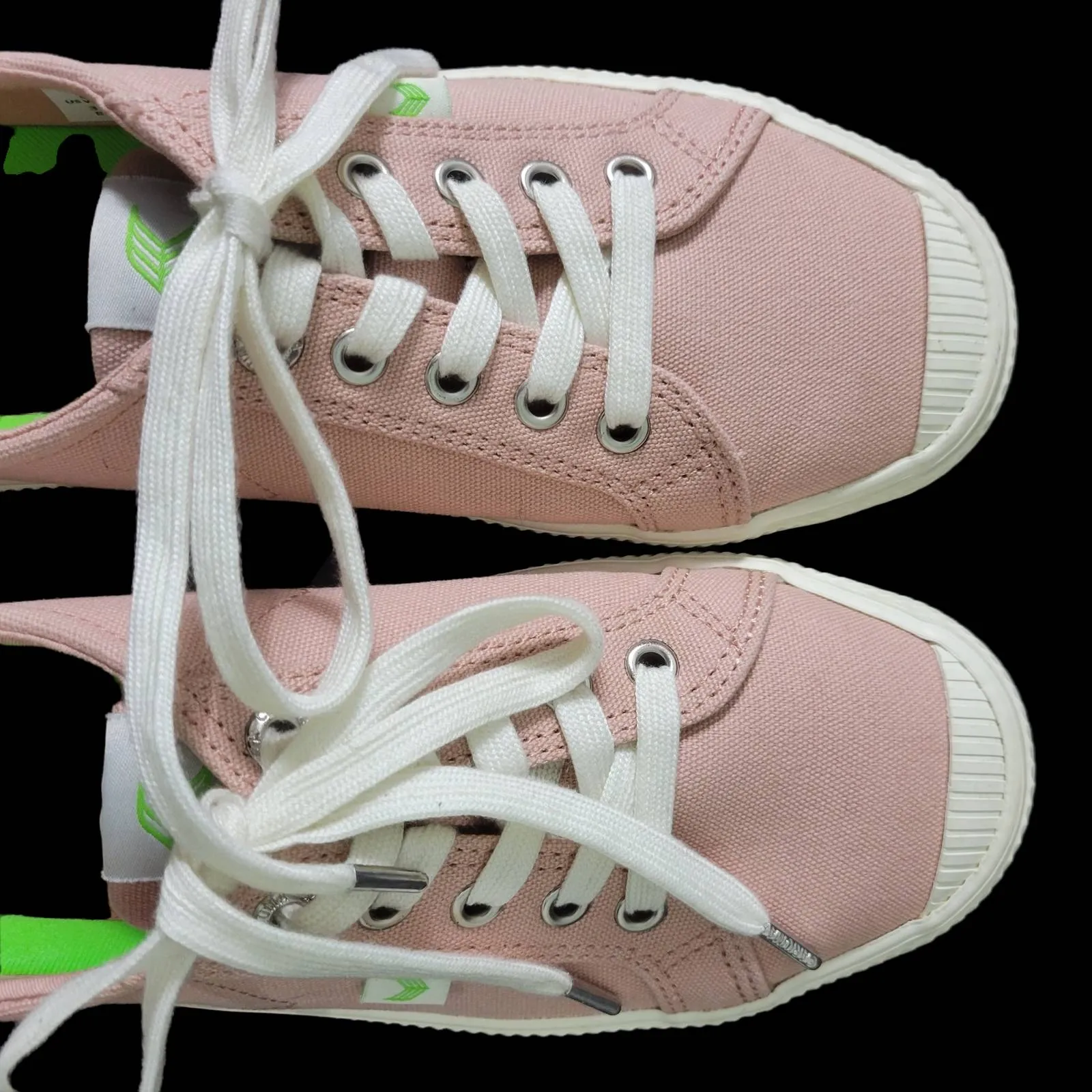 Cariuma Canvas Sneakers OCA Low Top Rose Pink Cap Toe Unisex 8.5 Women 7 Men