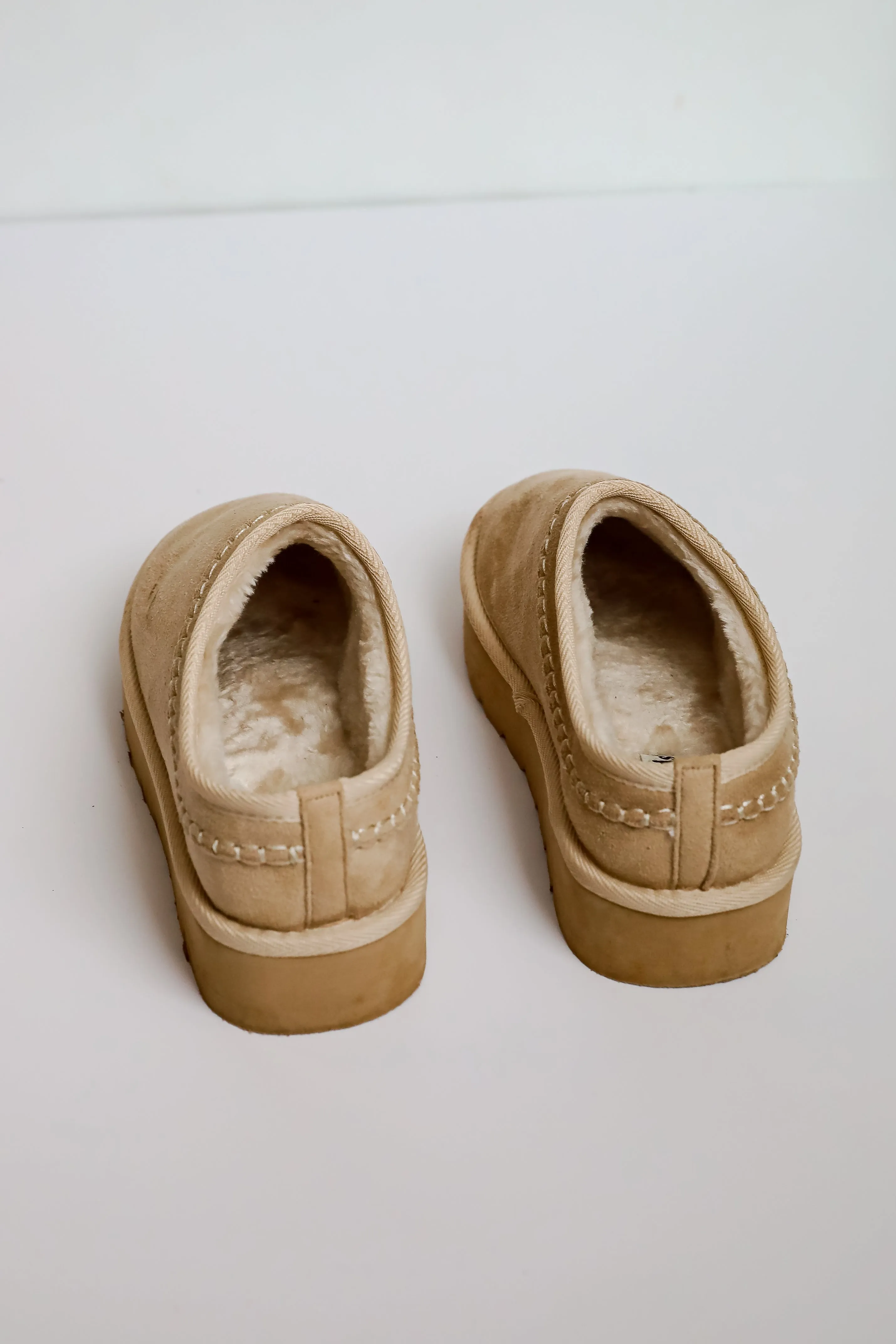 FINAL SALE - Staying In Platform Slippers - DOORBUSTER