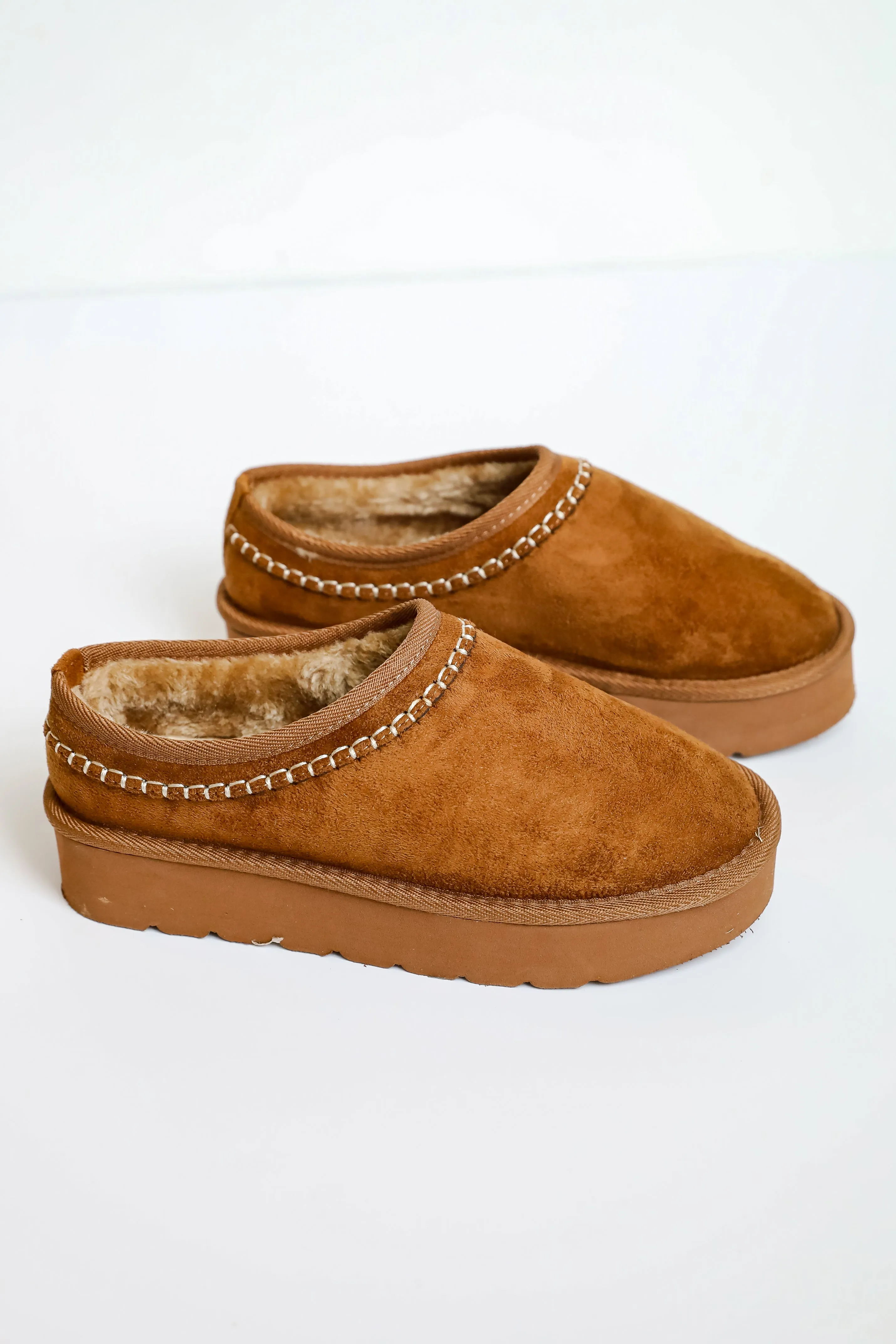 FINAL SALE - Staying In Platform Slippers - DOORBUSTER