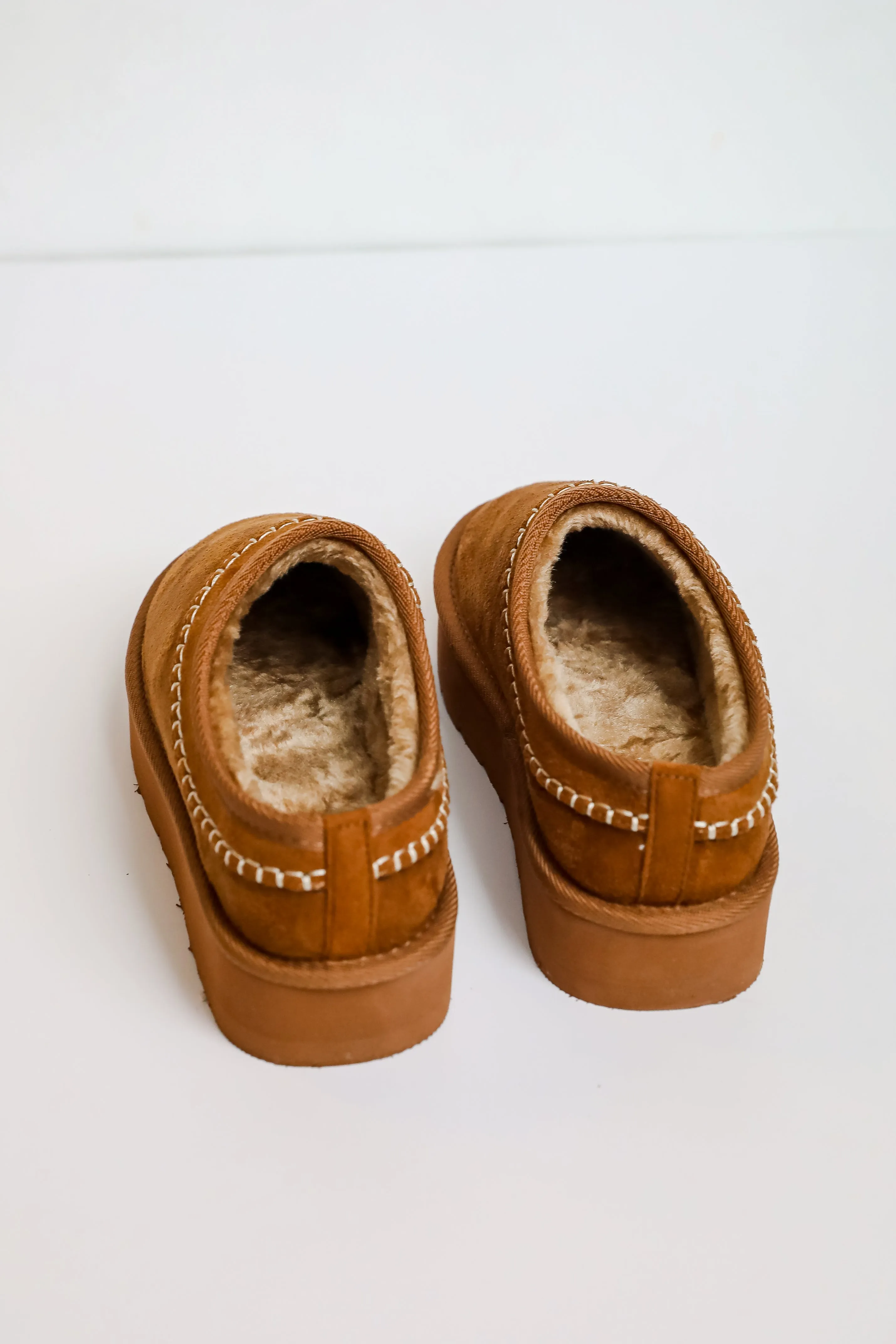 FINAL SALE - Staying In Platform Slippers - DOORBUSTER