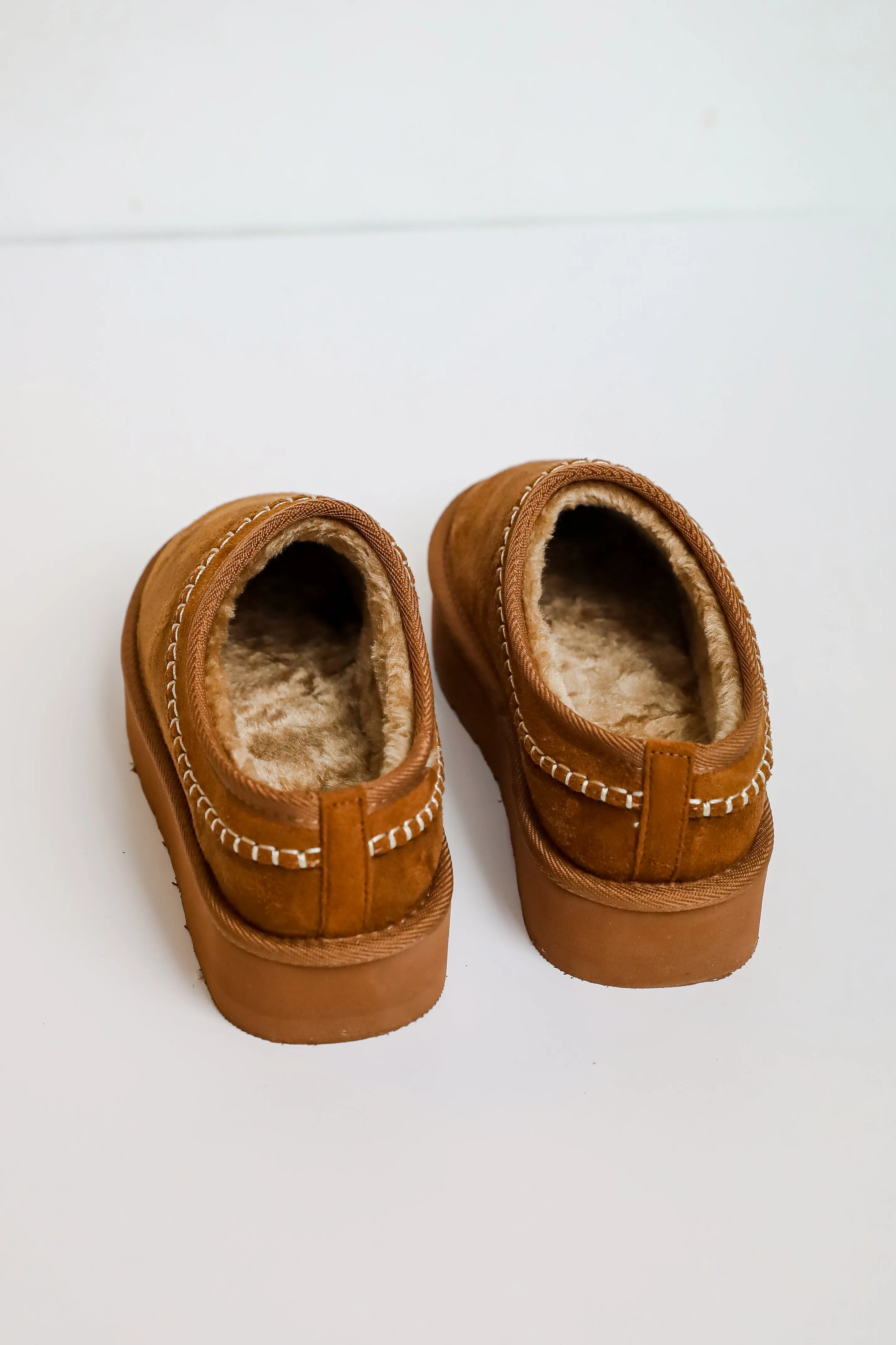 FINAL SALE - Staying In Platform Slippers - DOORBUSTER