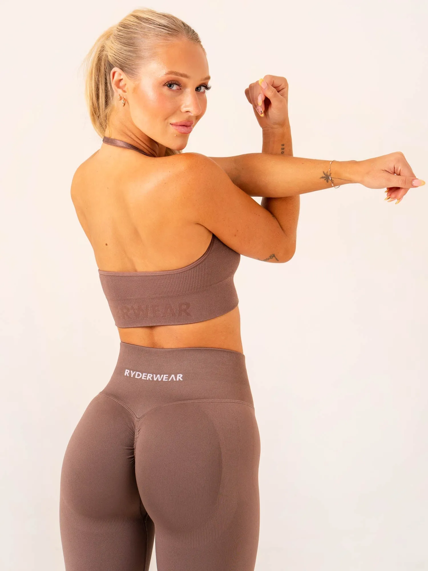 Lift Rib Seamless Halter Sports Bra - Deep Taupe