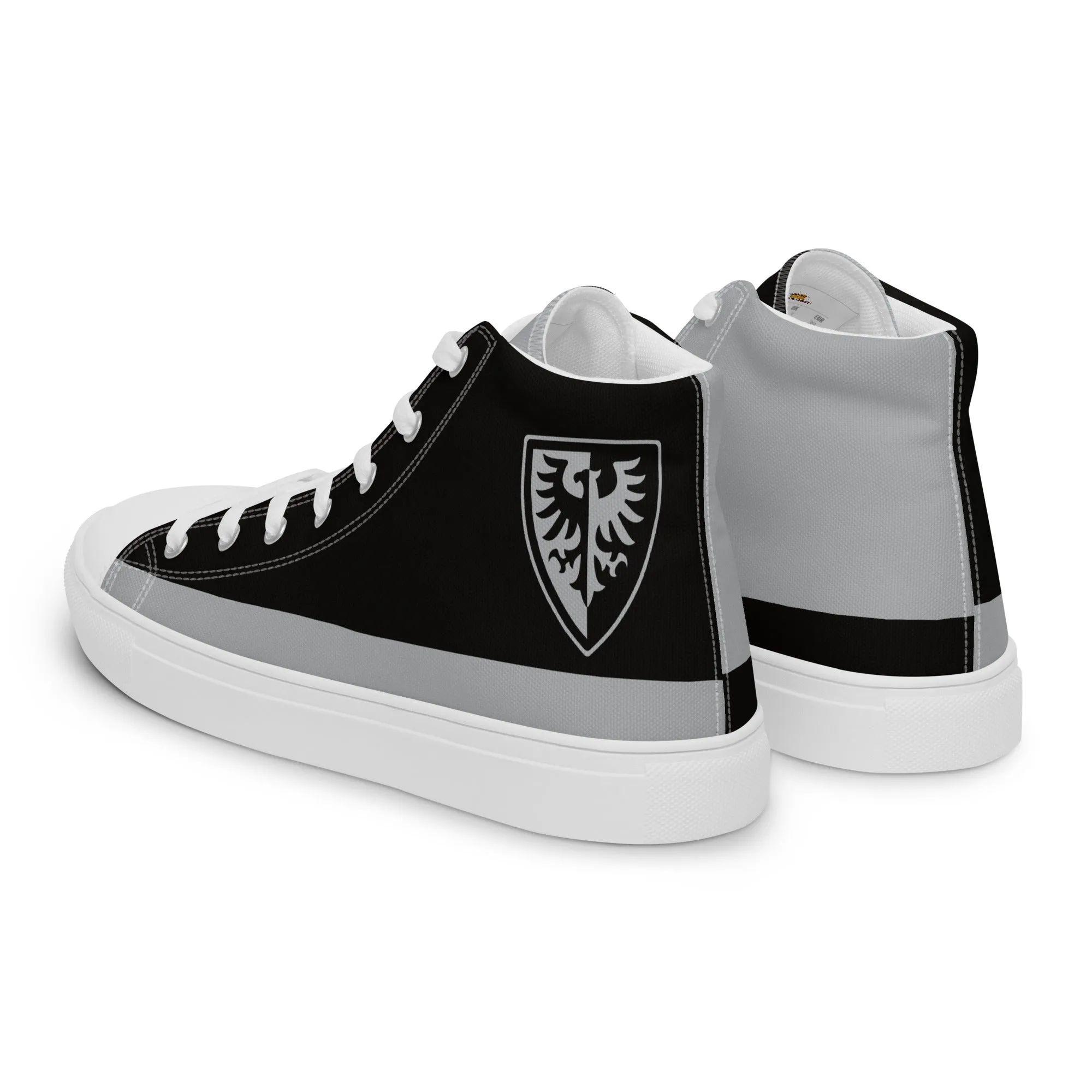 Men’s high top canvas shoes