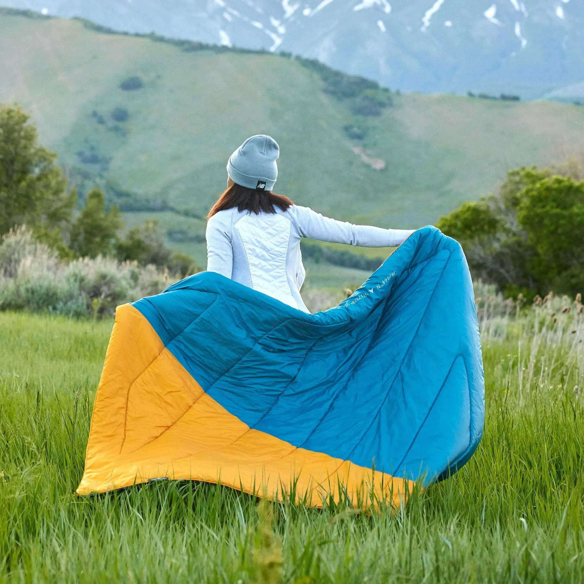 Teton Sports Acadia Outdoor Camp Blanket in Goldenrod/Peacock