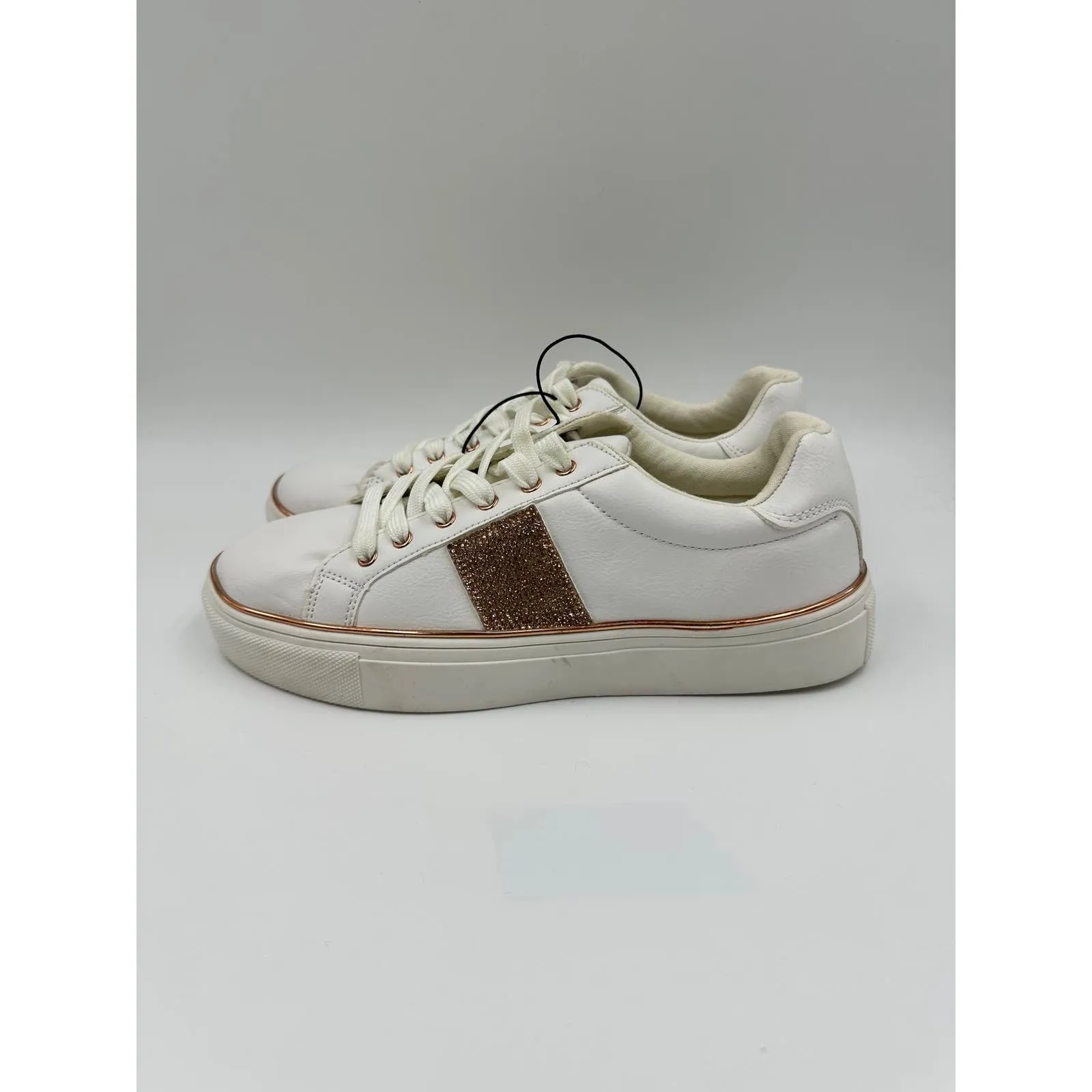 Women's Size 6, White Synthetic Leather Casual Sneaker with Gold Sparkle Design