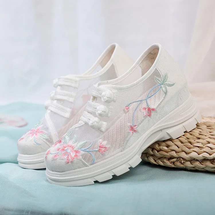 Women's Style Embroidered Ancient Height Increasing Canvas Shoes